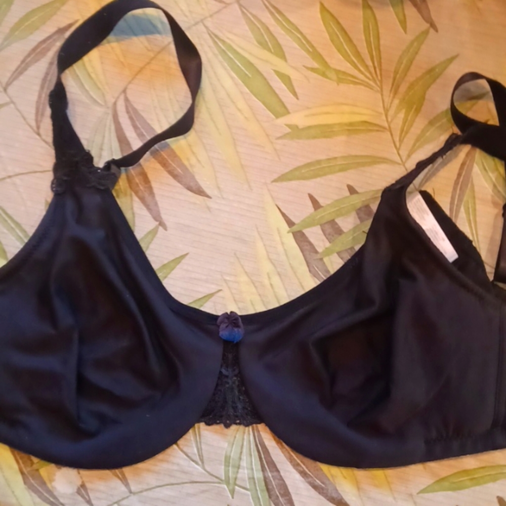 Delta Burke Black Bra 38D